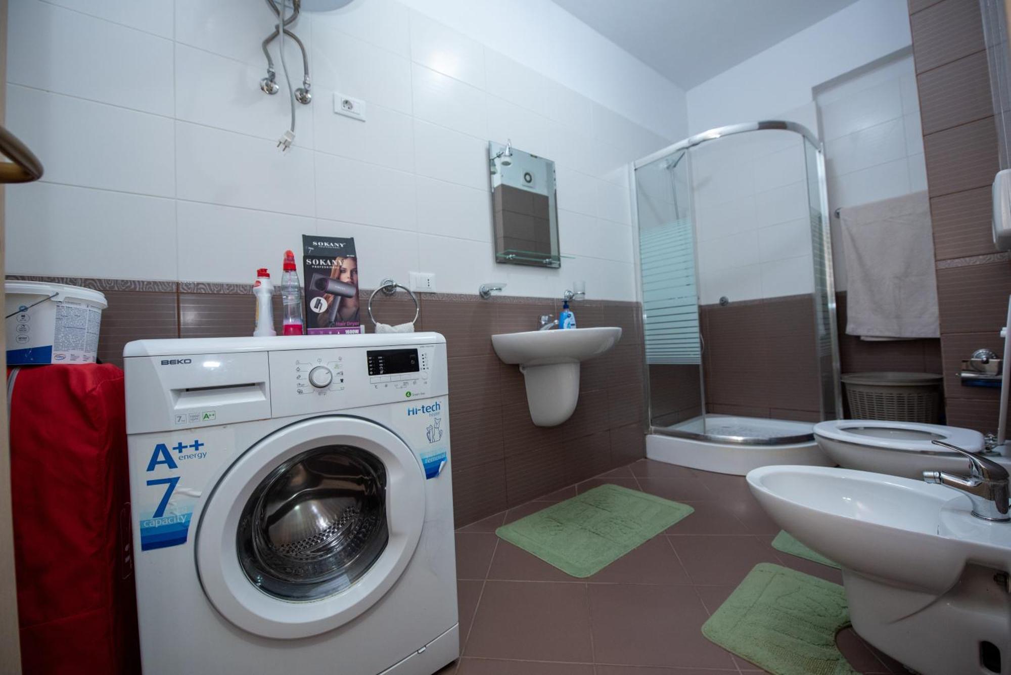 Riviera Apartment Vlora Bagian luar foto
